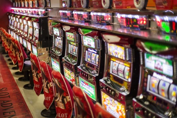 Live Lucky Number draw on kelas99 platform with multiple camera angles and real-time results display
